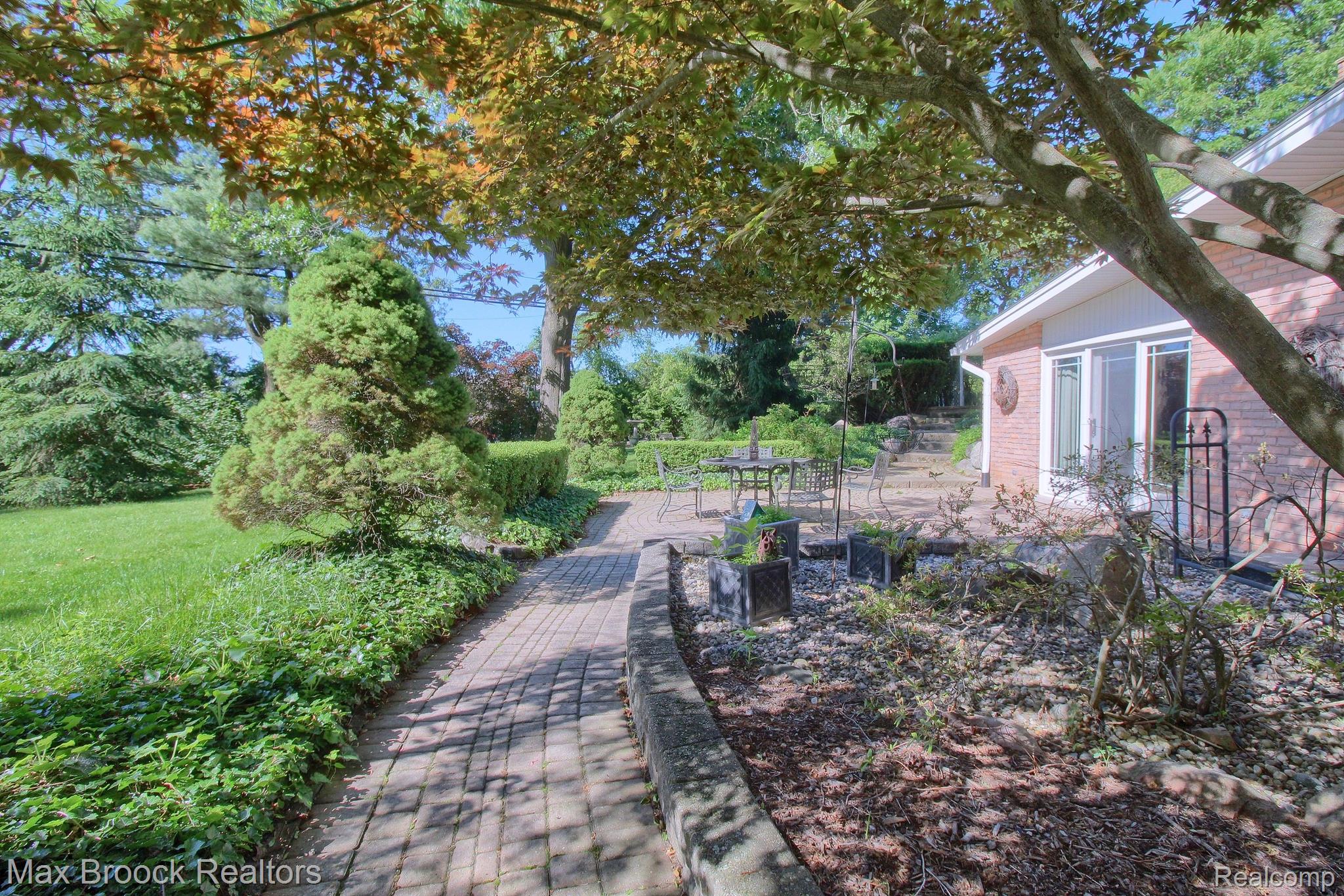 5379 KELLEN Lane