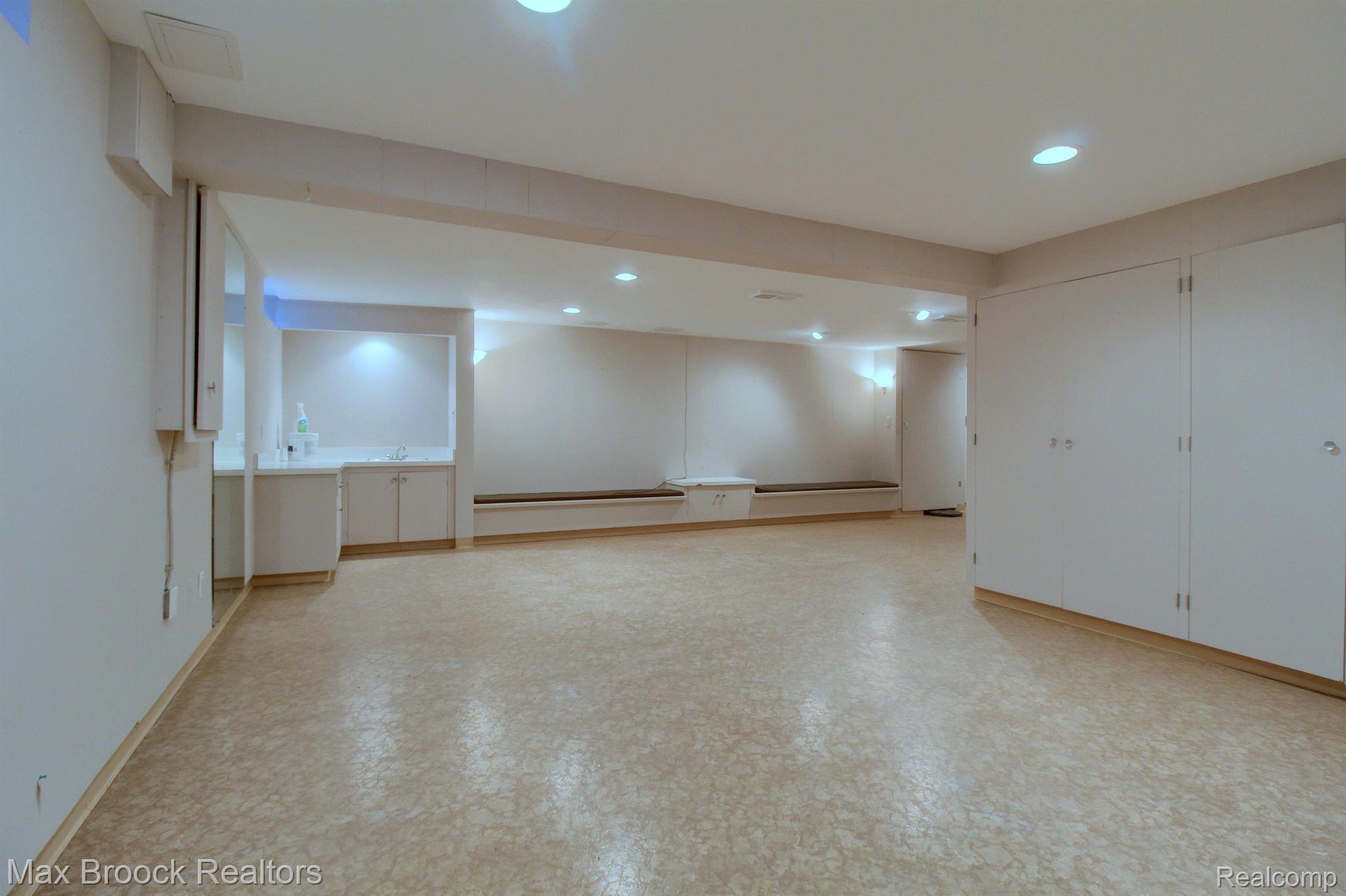5379 KELLEN Lane