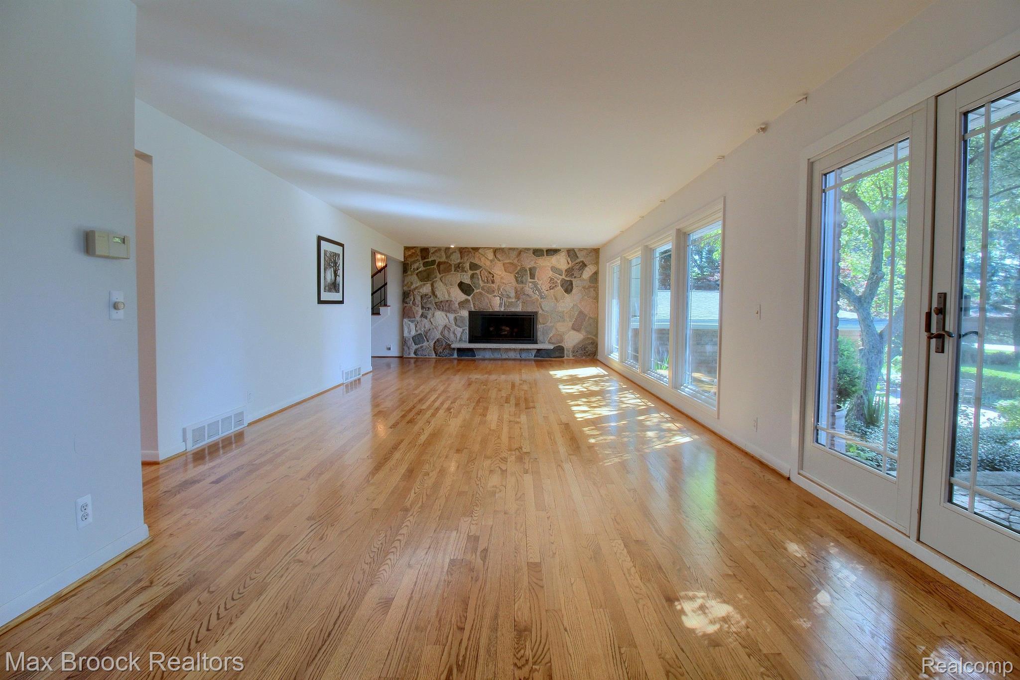 5379 KELLEN Lane