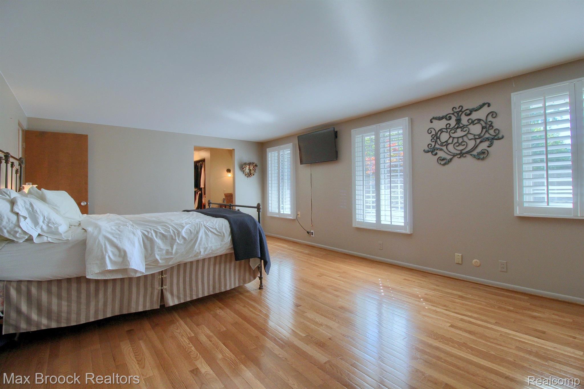 5379 KELLEN Lane