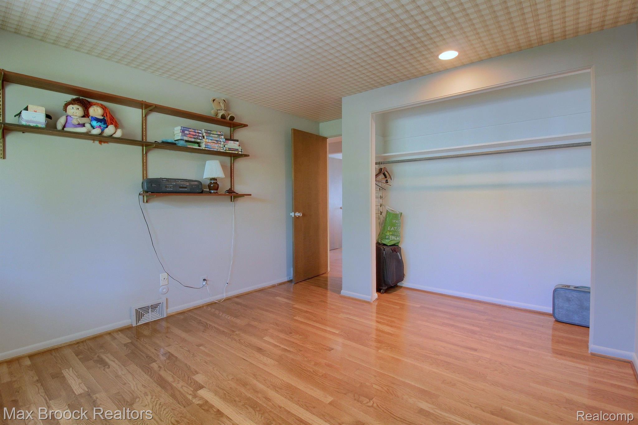 5379 KELLEN Lane