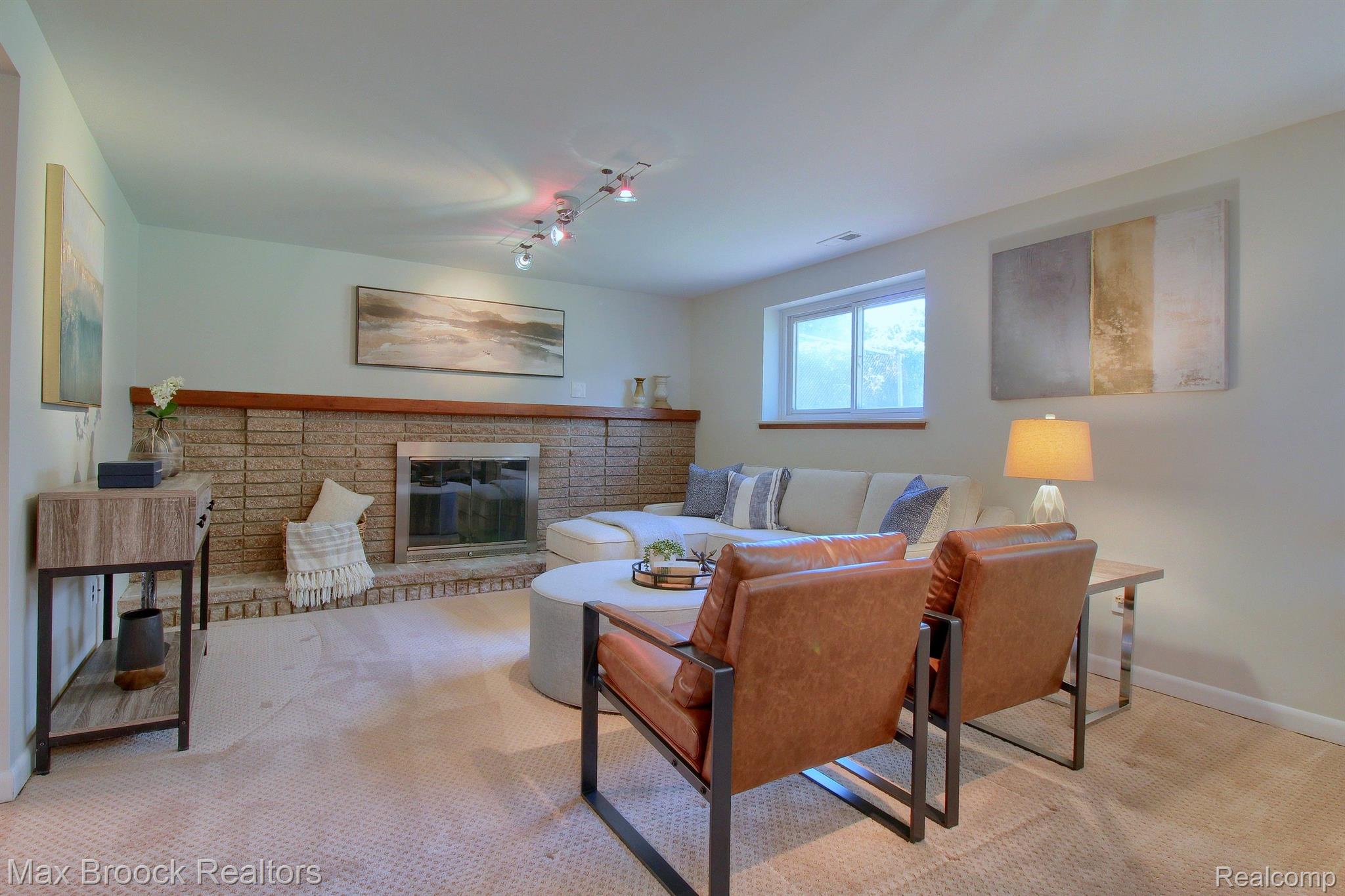 6992 LESLEE CREST Drive