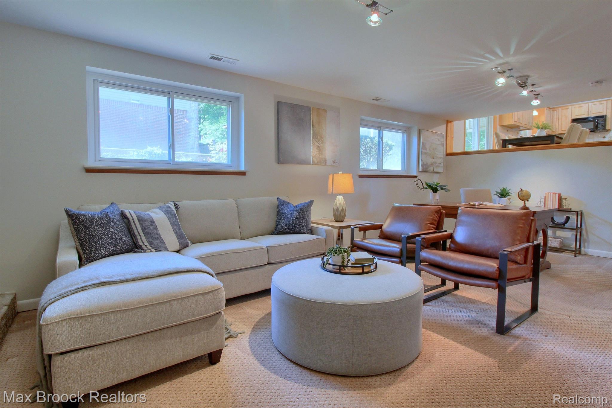6992 LESLEE CREST Drive