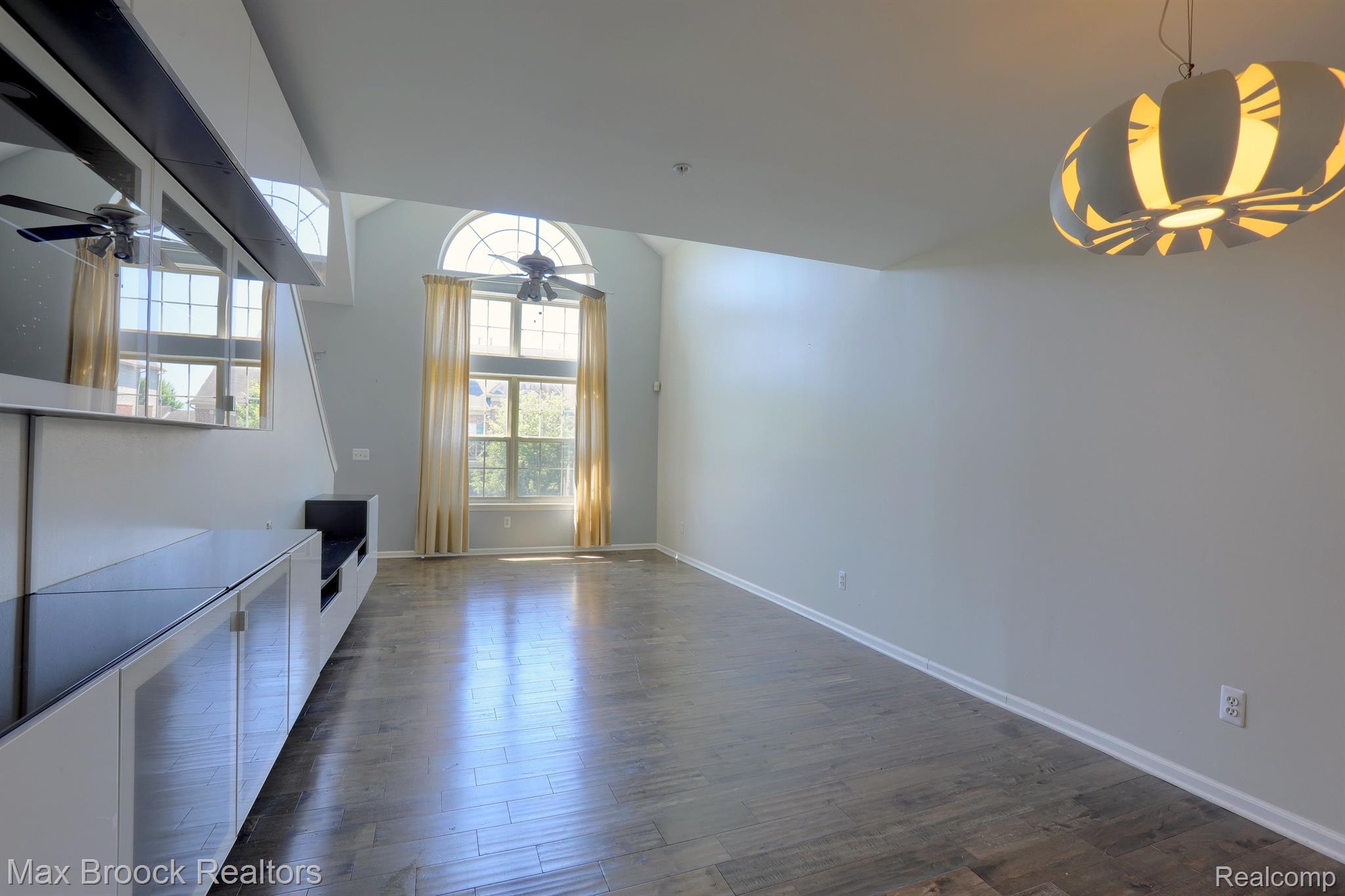 39440 SPRINGWATER Drive