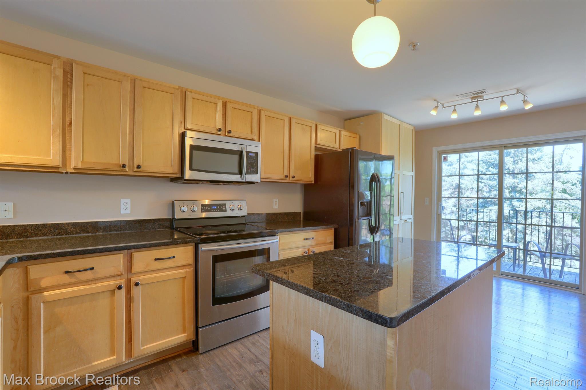39440 SPRINGWATER Drive
