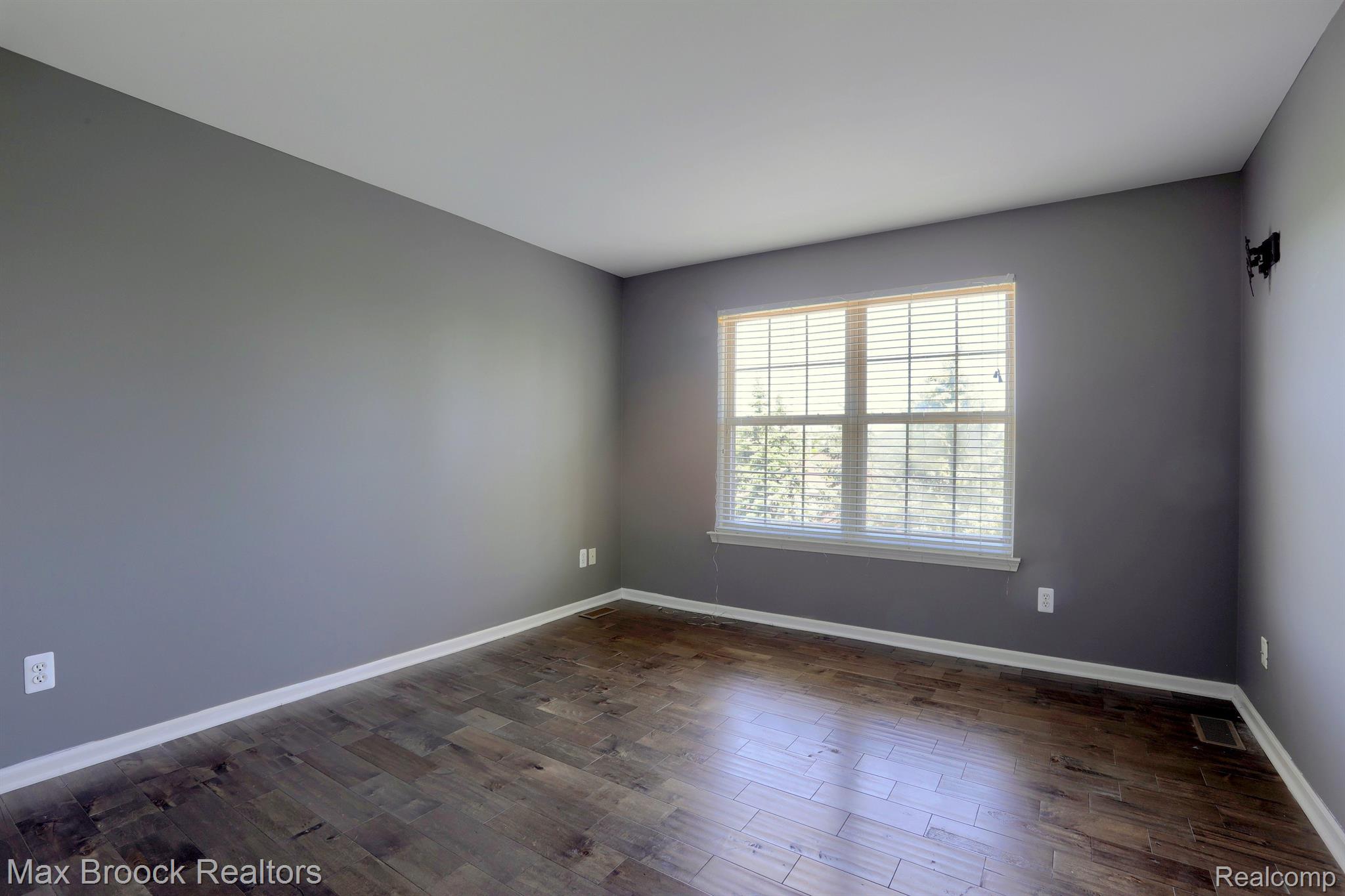 39440 SPRINGWATER Drive