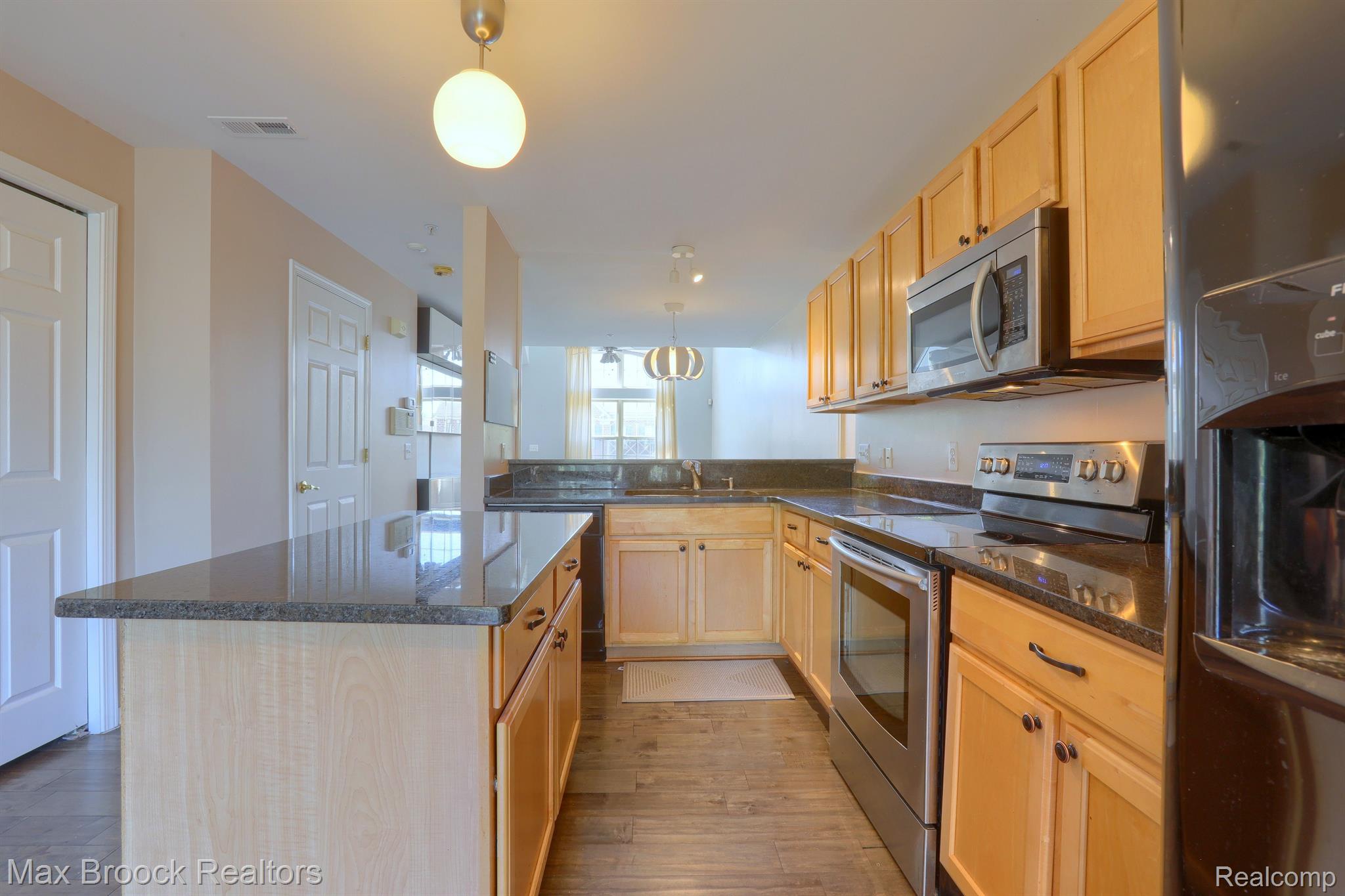 39440 SPRINGWATER Drive