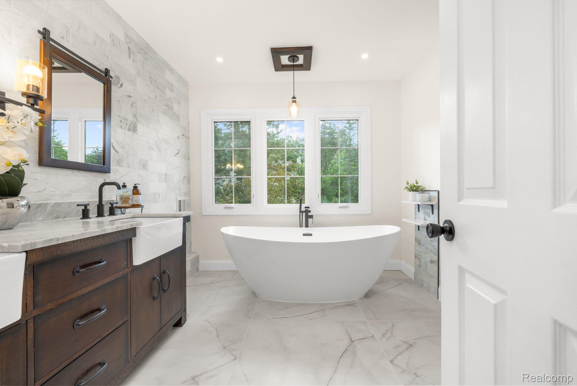 4926 LOCKHART Street