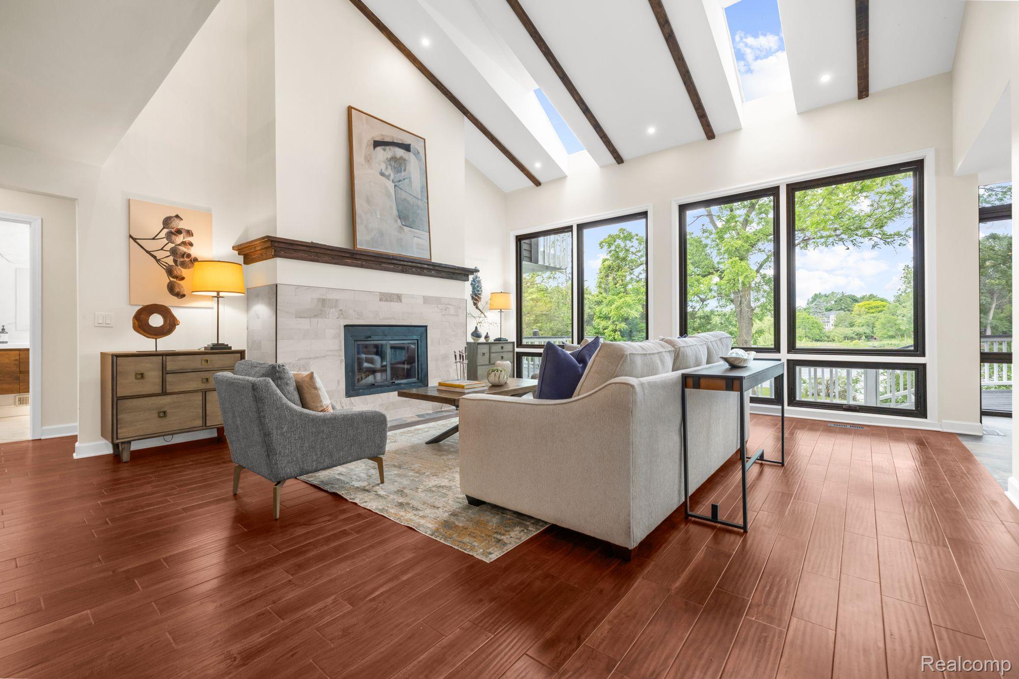 4926 LOCKHART Street