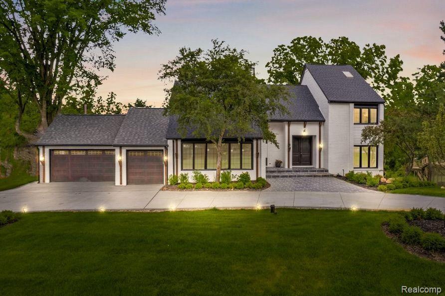 4926 LOCKHART Street