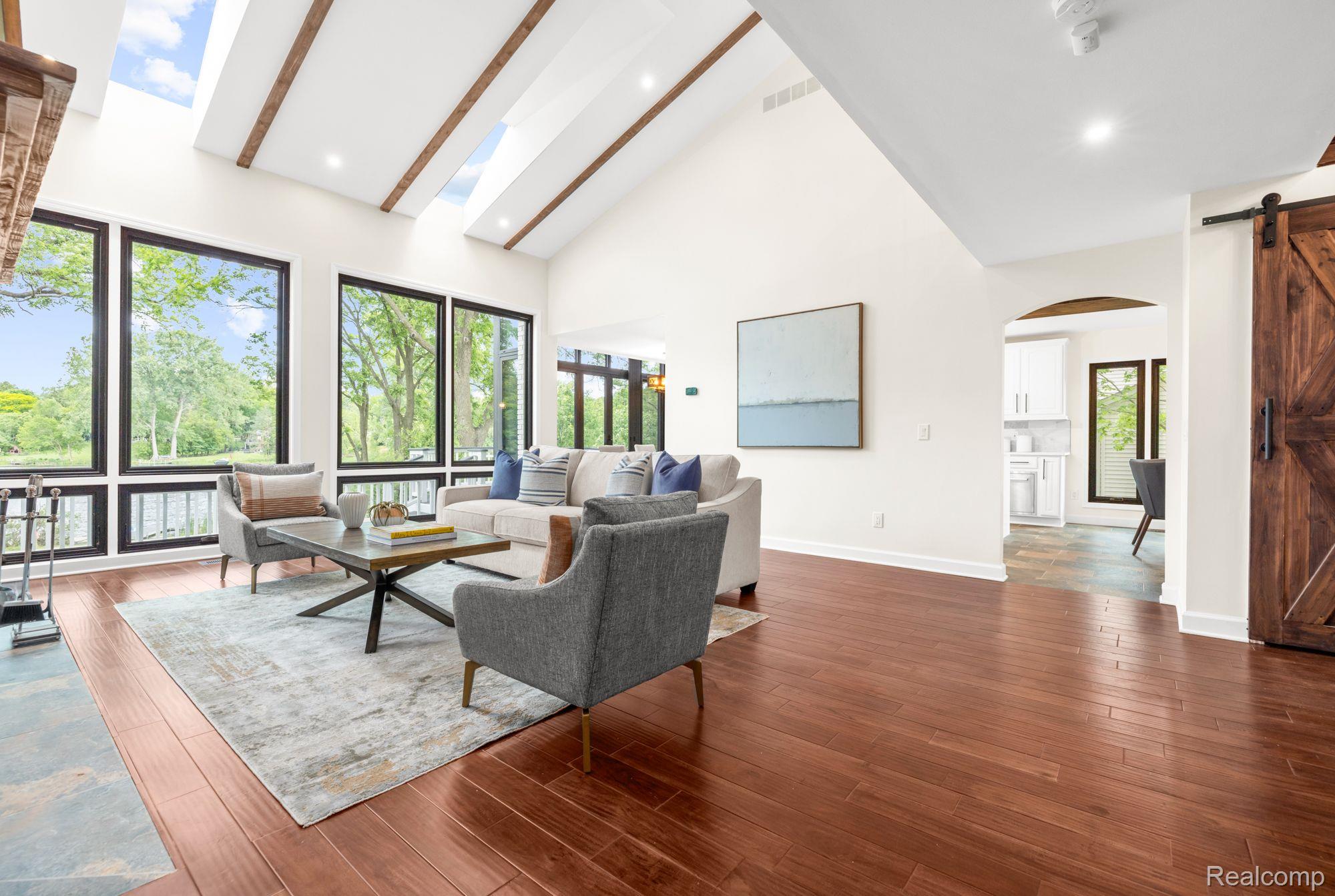 4926 LOCKHART Street