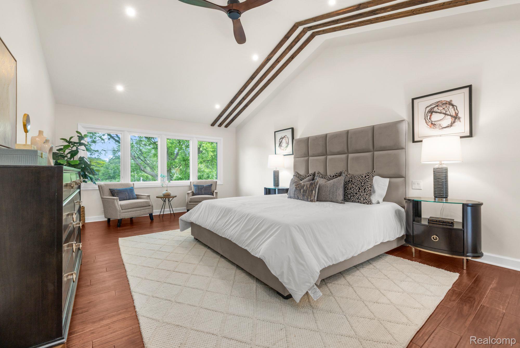 4926 LOCKHART Street