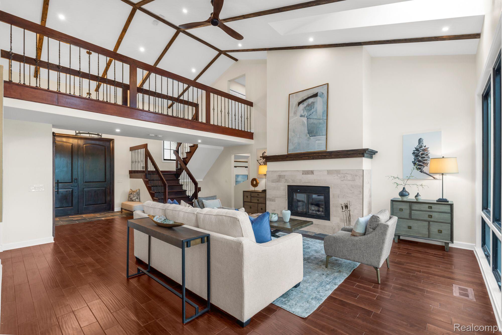 4926 LOCKHART Street