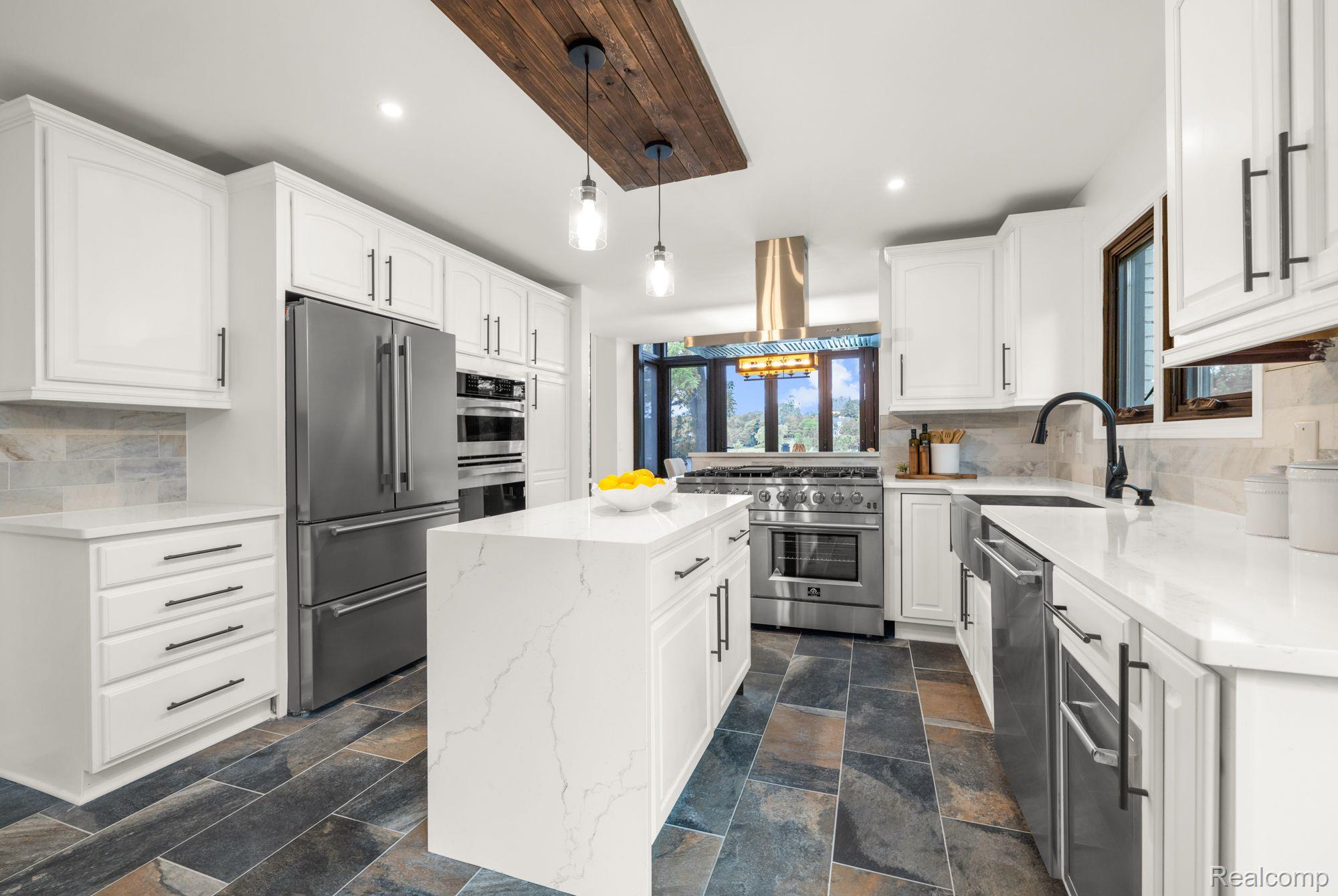 4926 LOCKHART Street