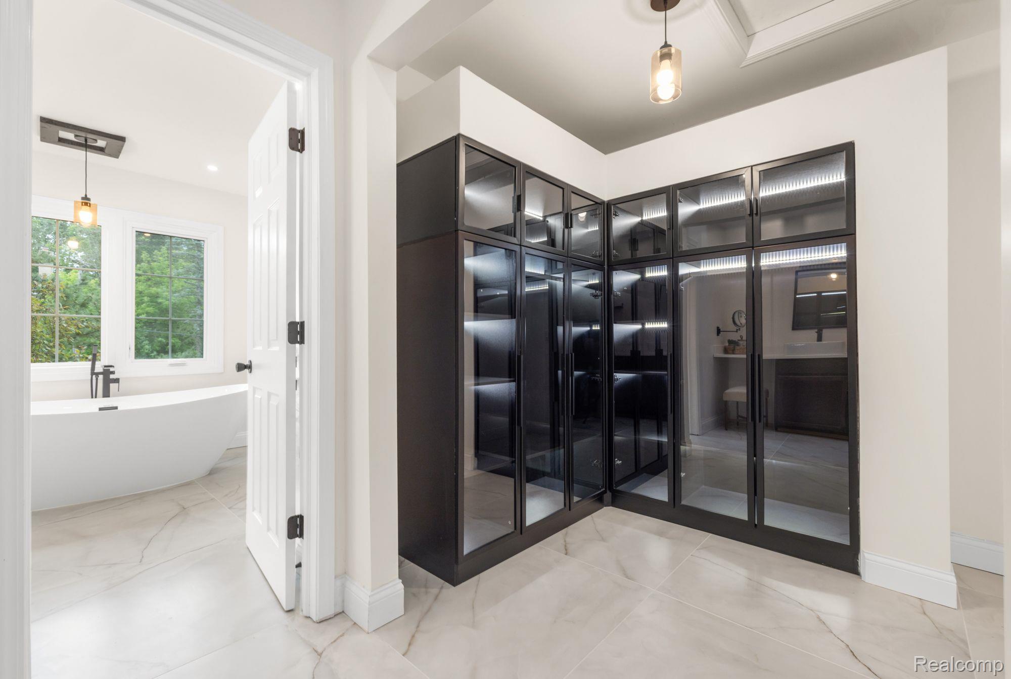 4926 LOCKHART Street