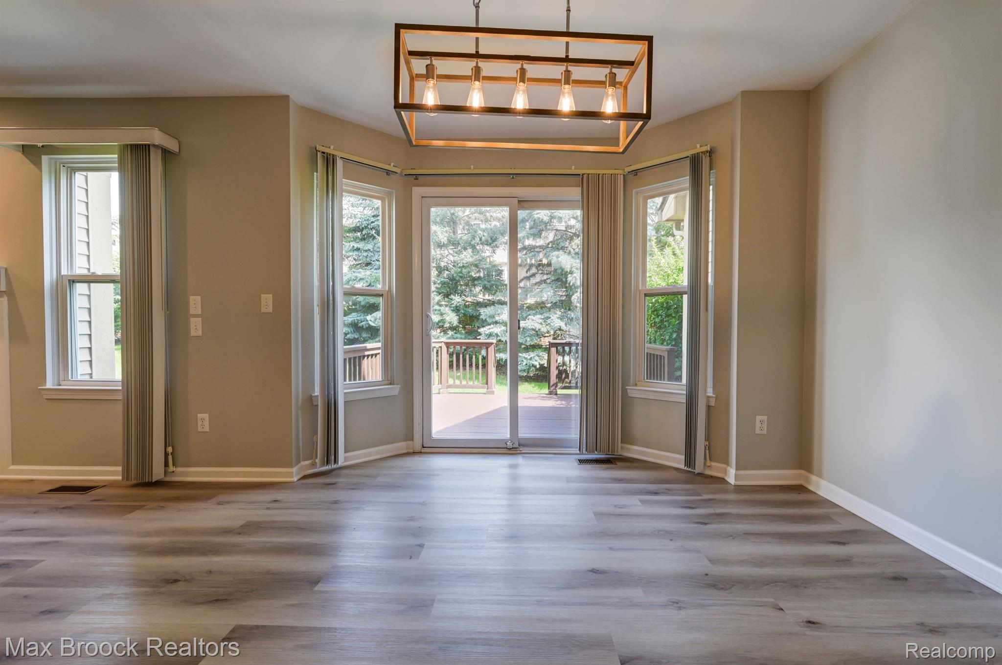 8214 SPRINGDALE Drive