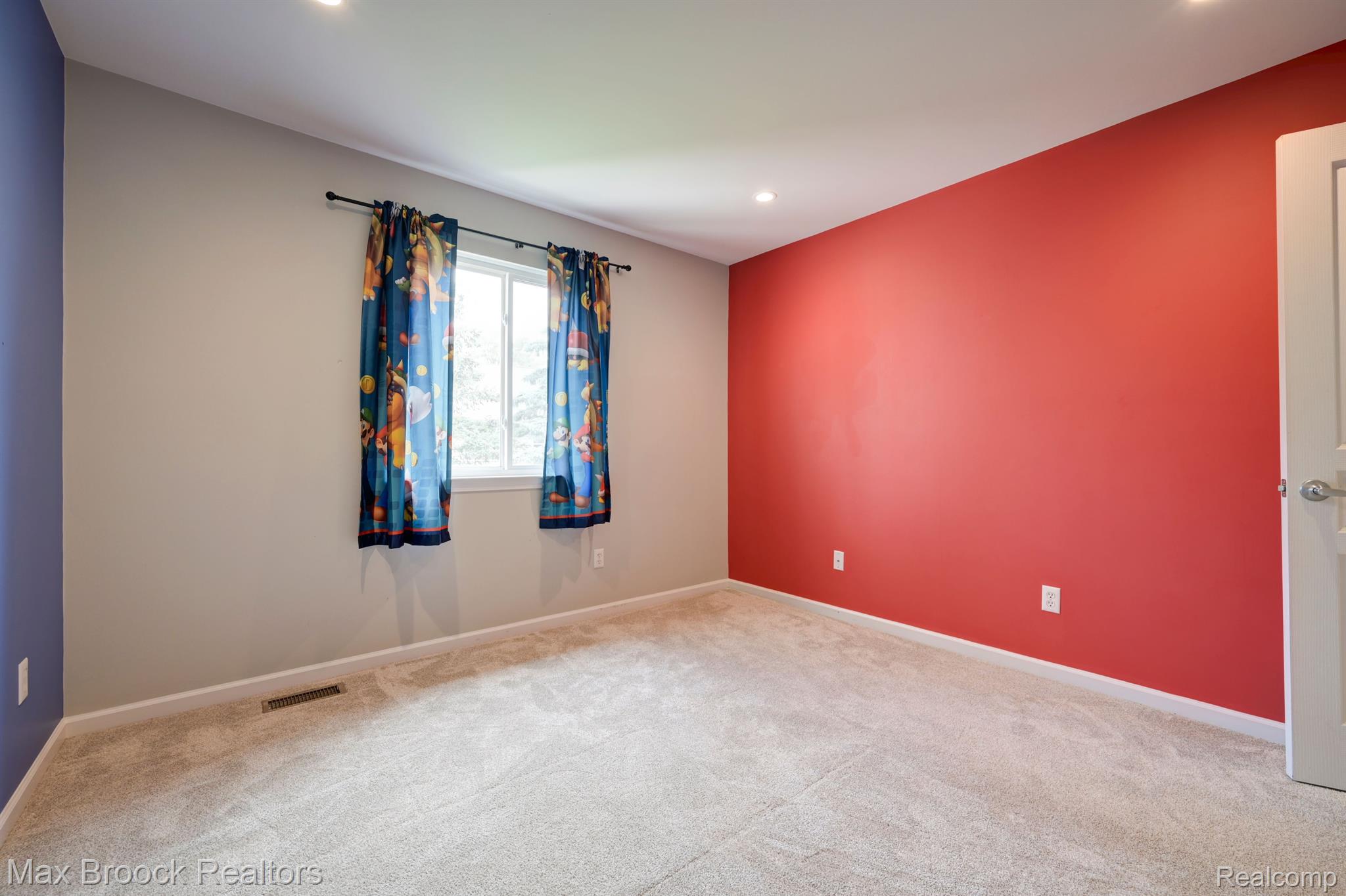 8214 SPRINGDALE Drive