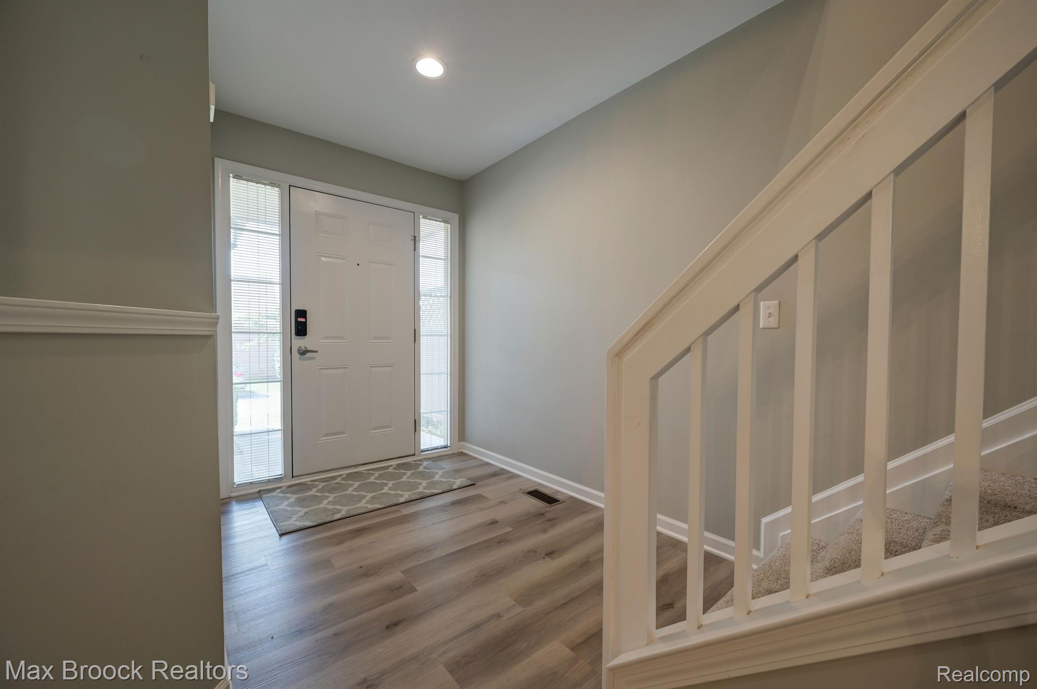8214 SPRINGDALE Drive