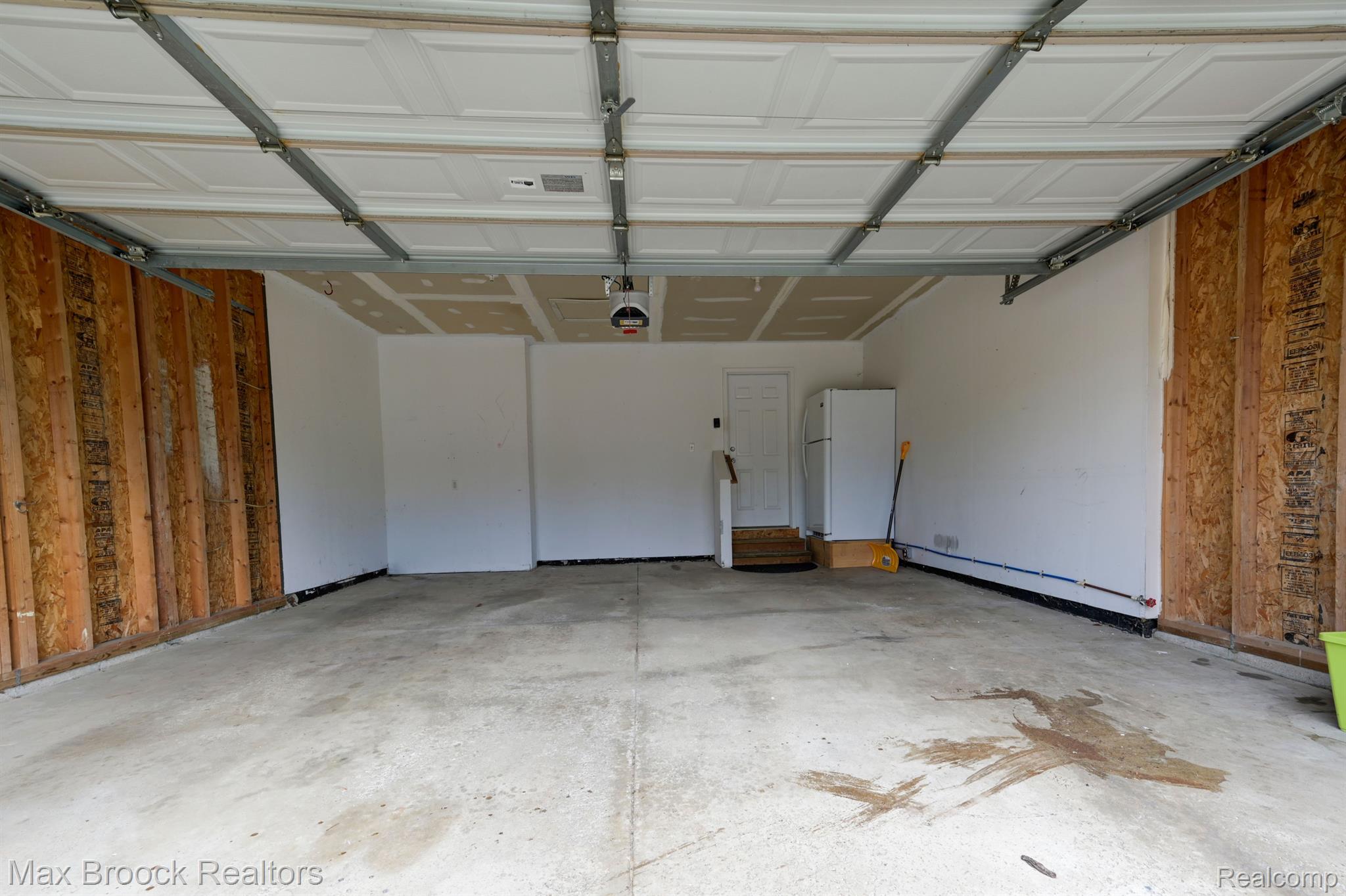 8214 SPRINGDALE Drive