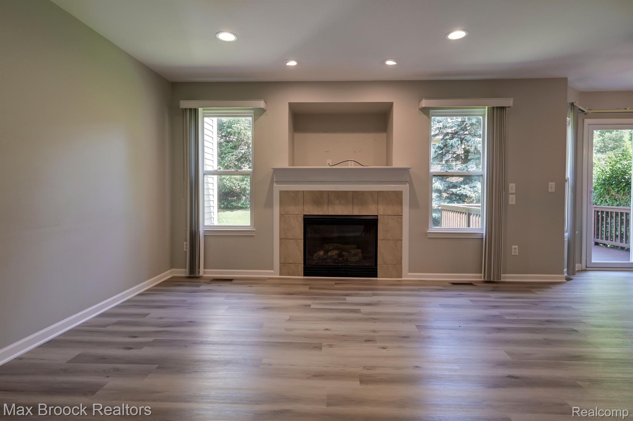 8214 SPRINGDALE Drive