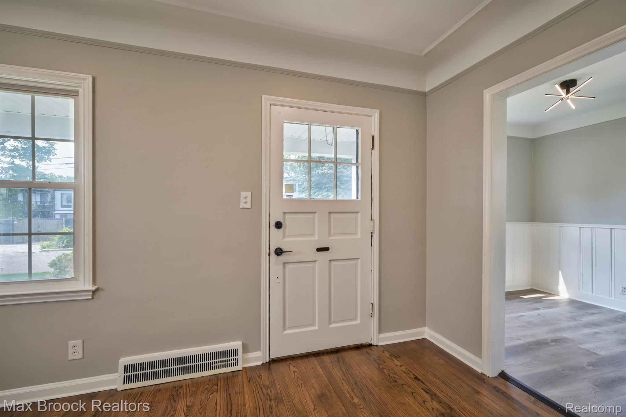 224 W BENNETT Avenue