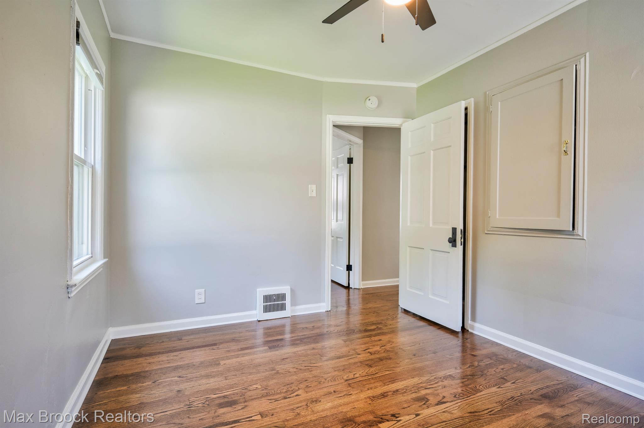 224 W BENNETT Avenue