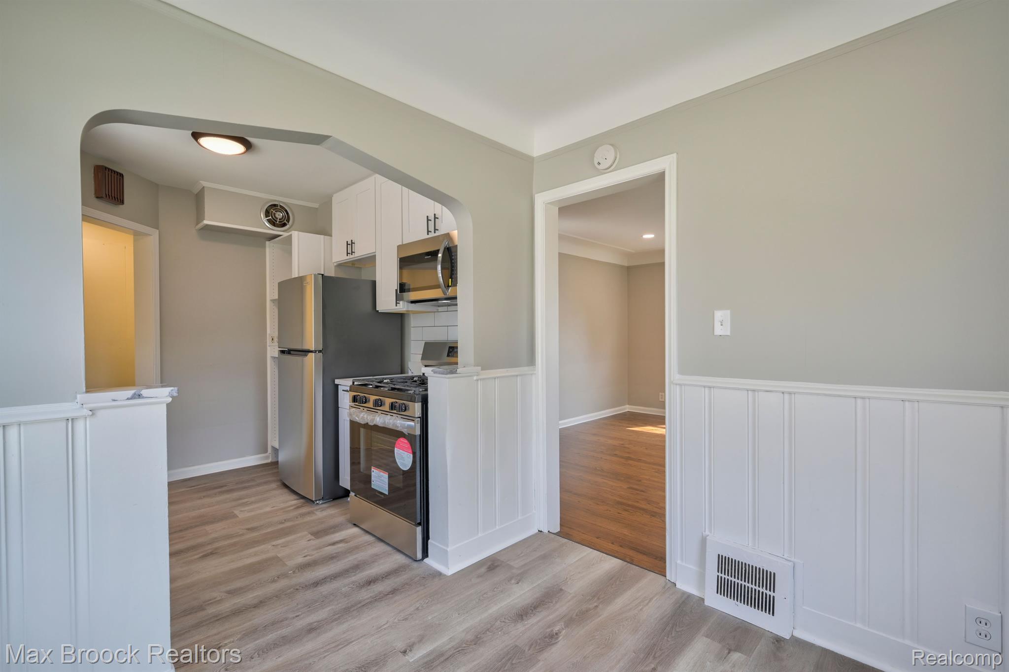 224 W BENNETT Avenue