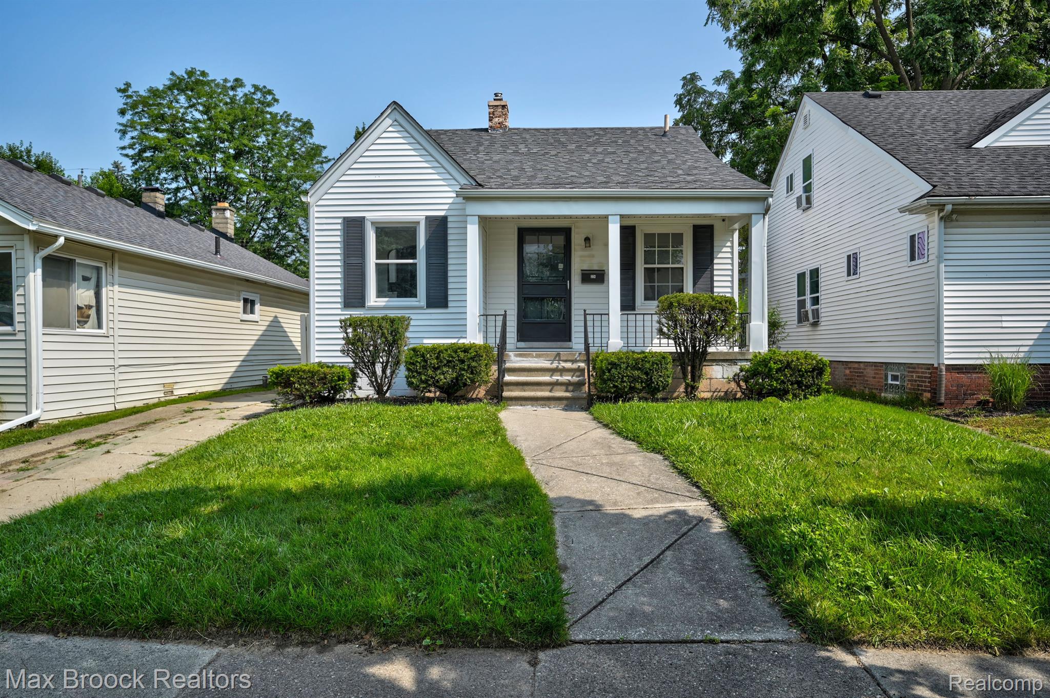 224 W BENNETT Avenue