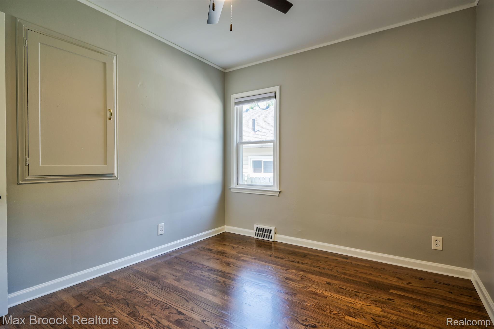 224 W BENNETT Avenue