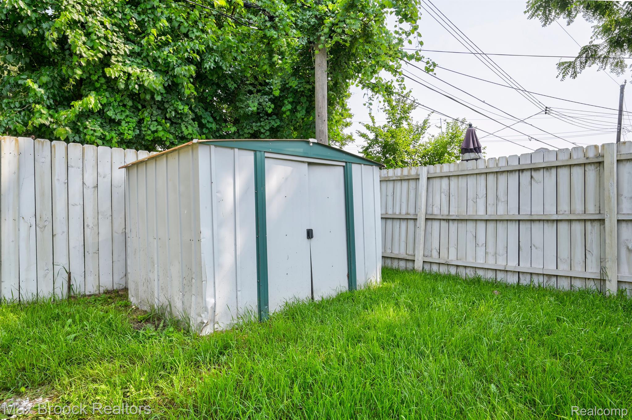 224 W BENNETT Avenue