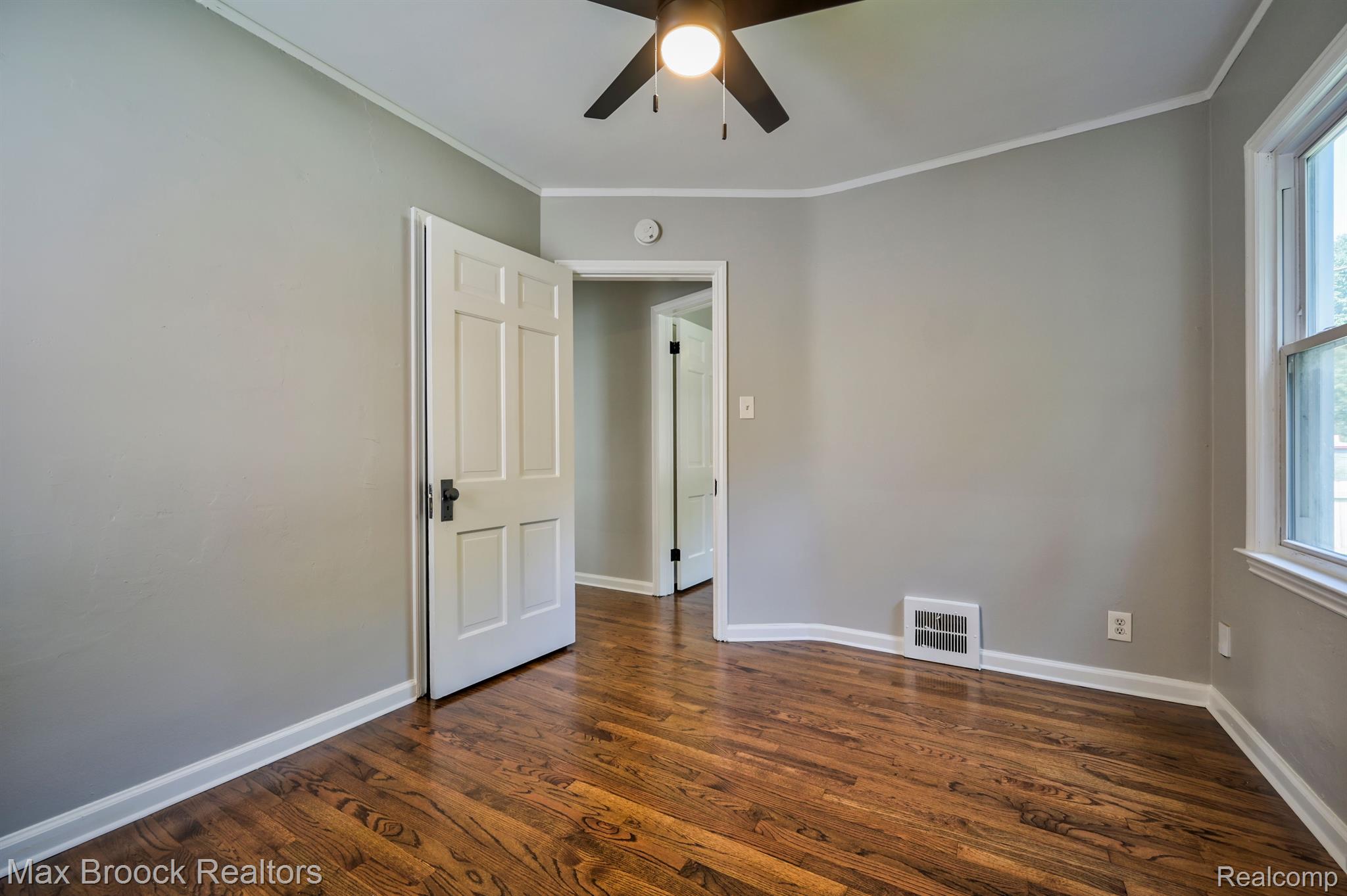 224 W BENNETT Avenue