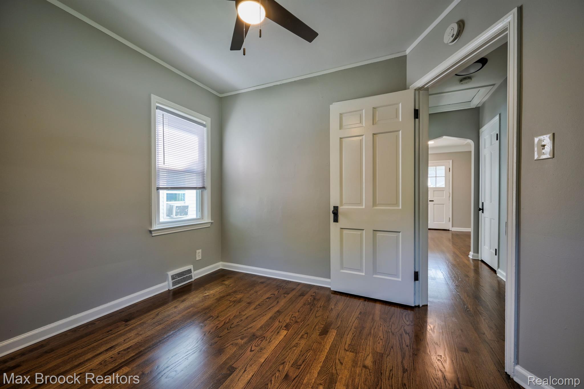 224 W BENNETT Avenue