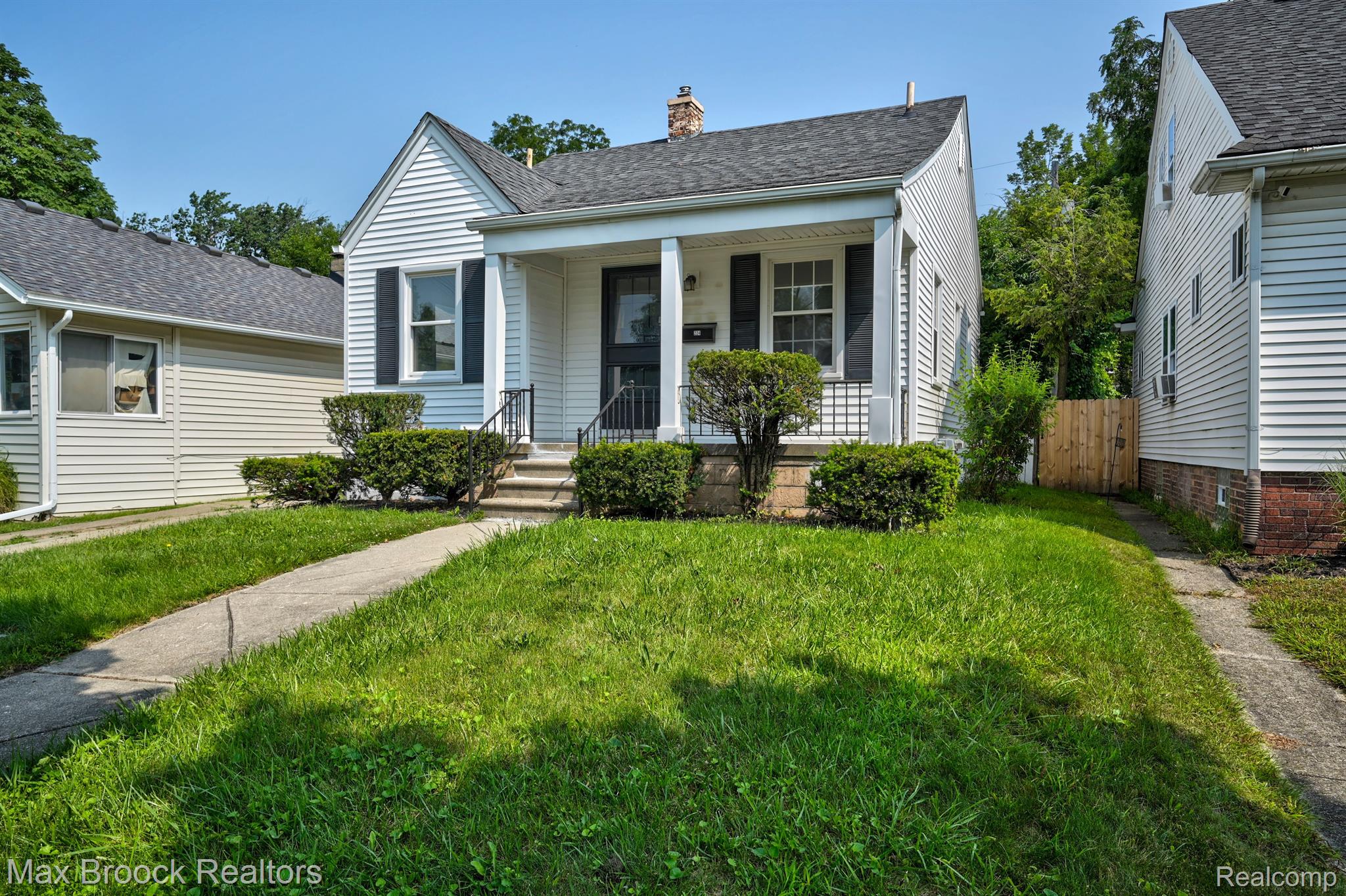 224 W BENNETT Avenue