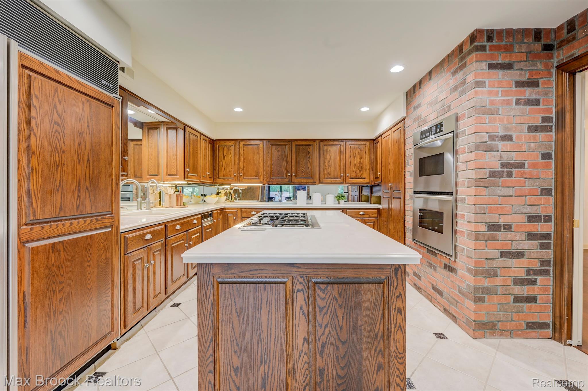 139 MANORWOOD Drive