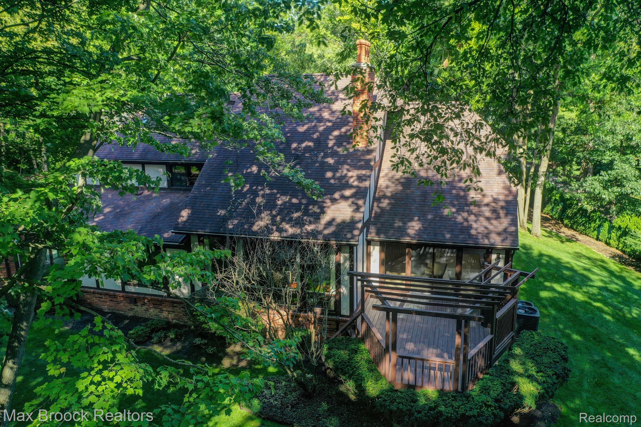 139 MANORWOOD Drive