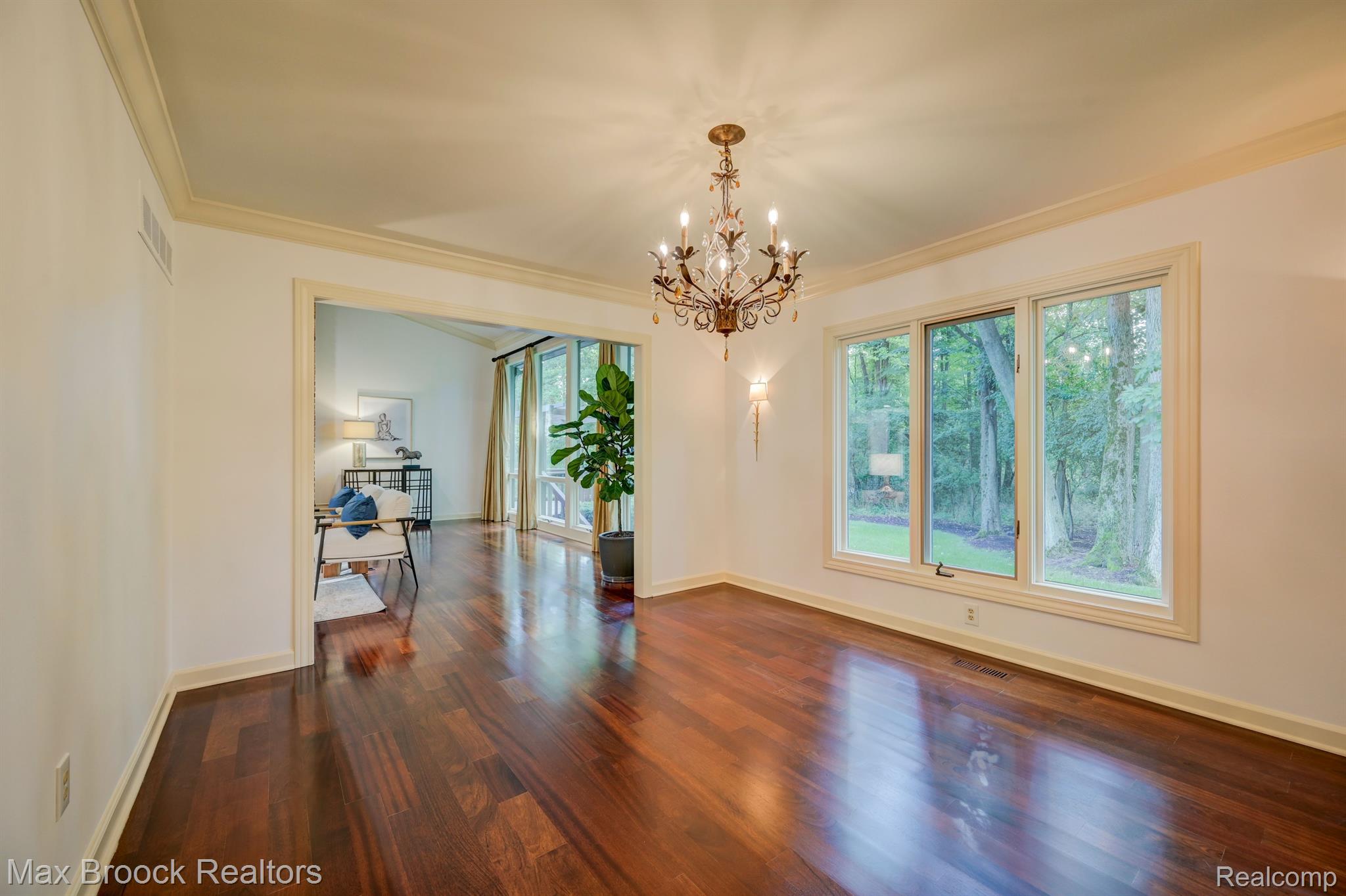 139 MANORWOOD Drive
