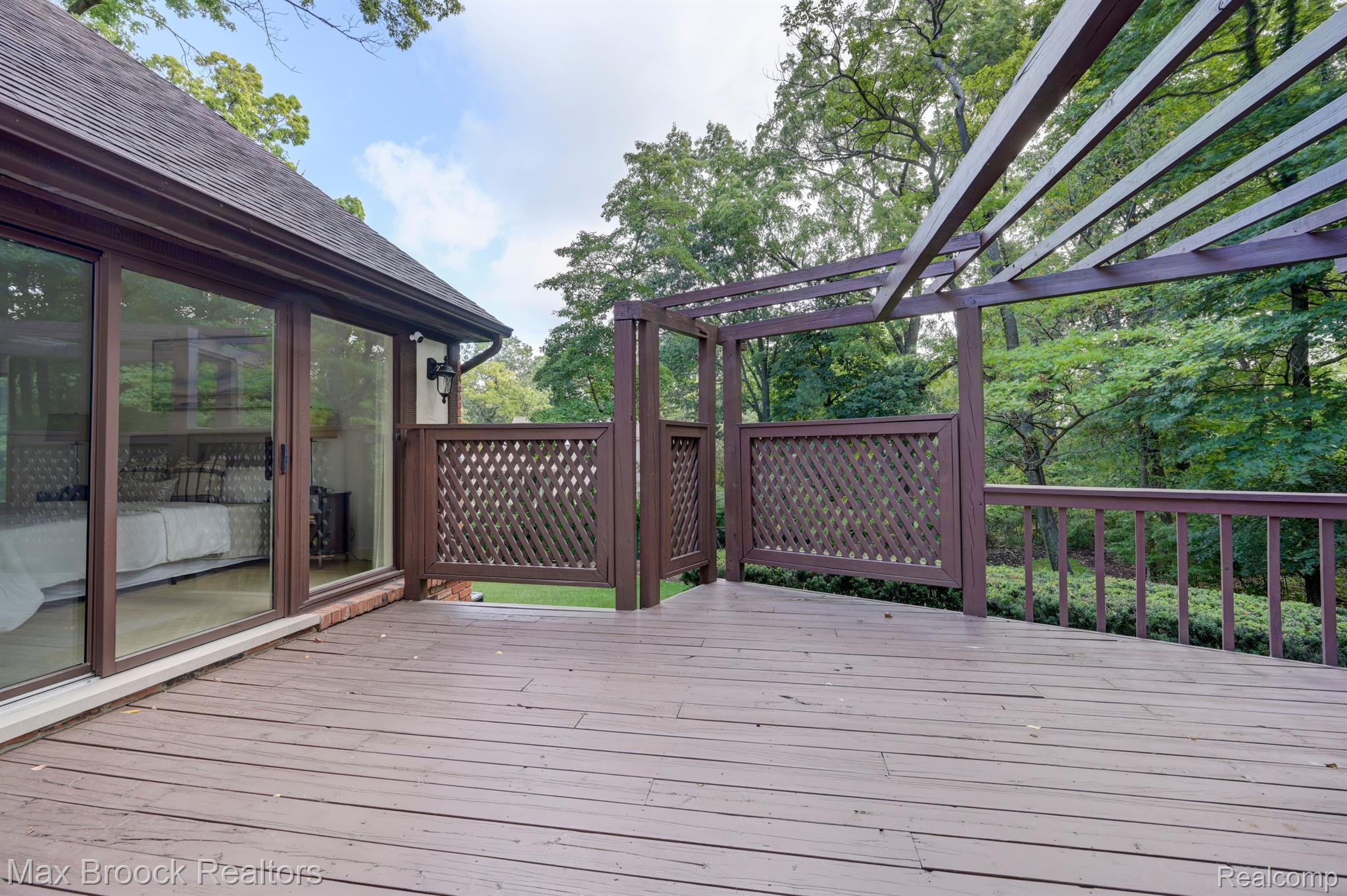 139 MANORWOOD Drive