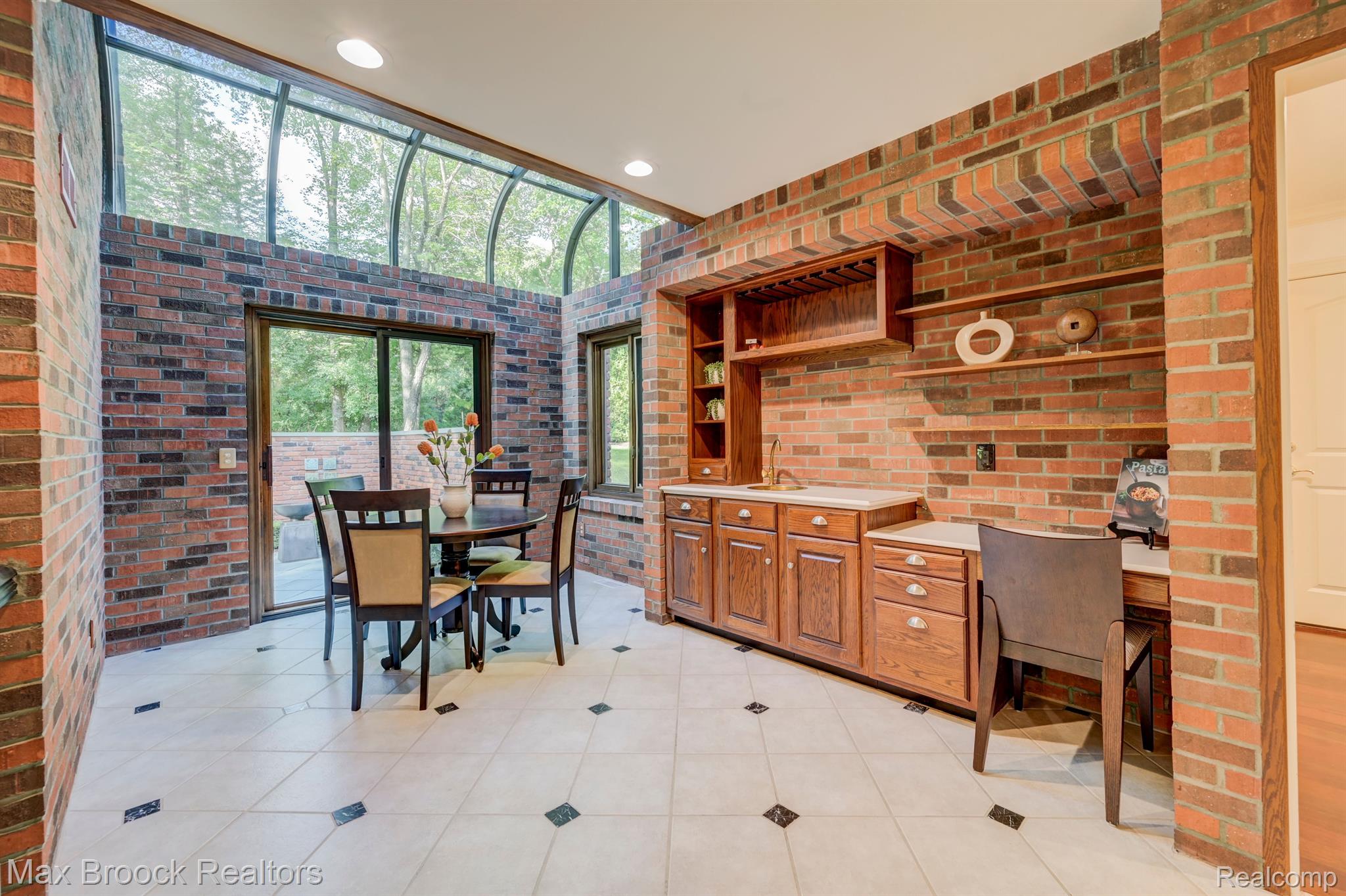 139 MANORWOOD Drive