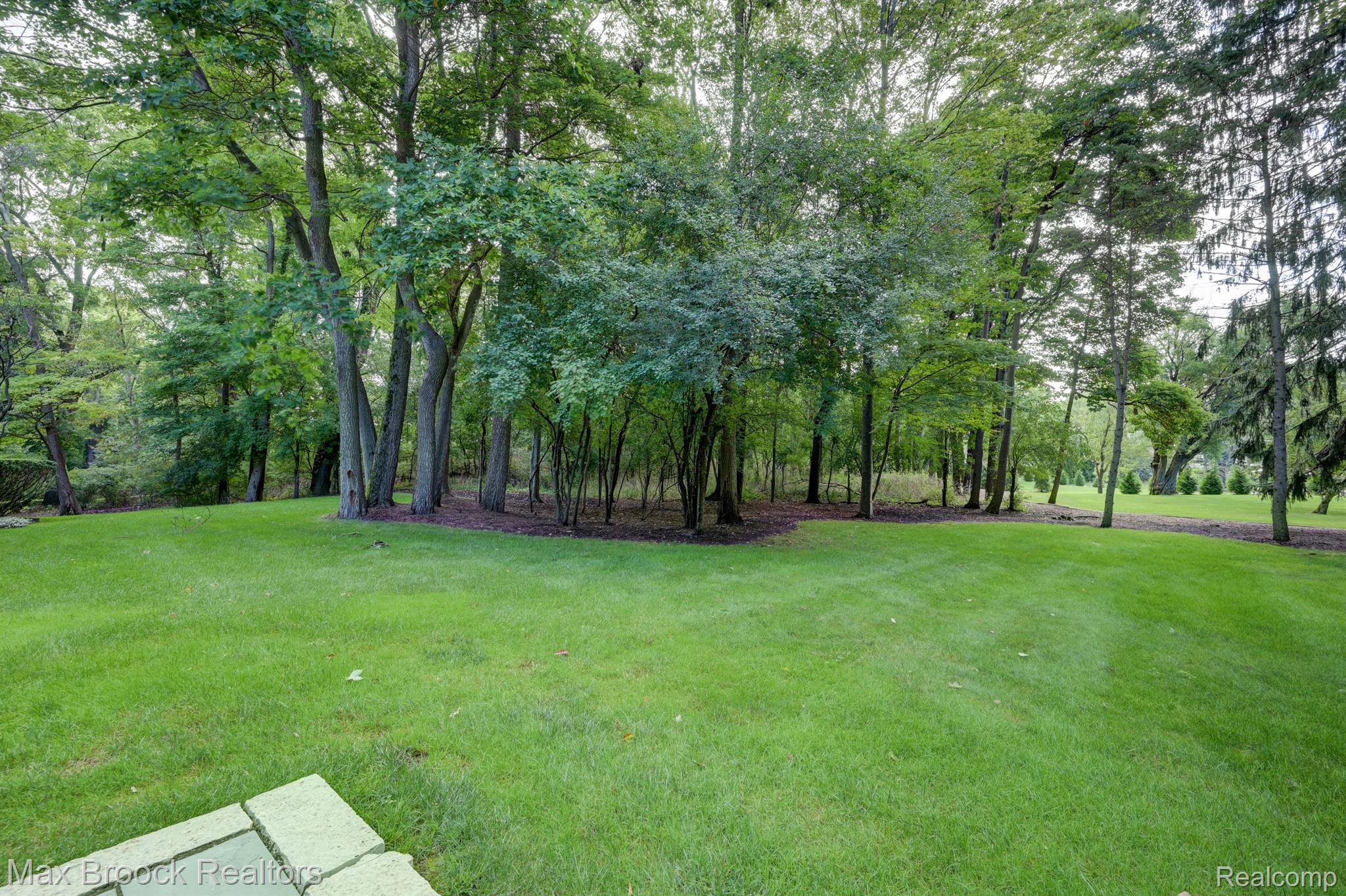 139 MANORWOOD Drive