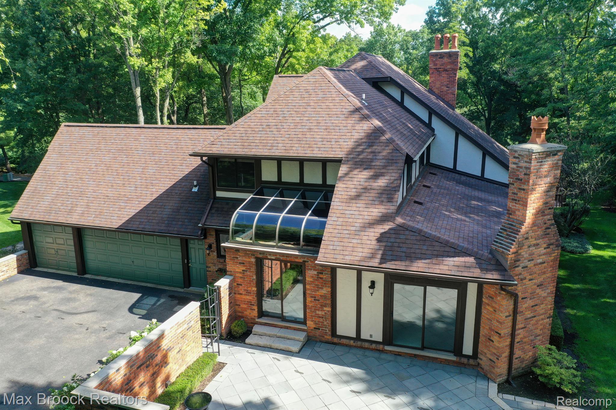 139 MANORWOOD Drive