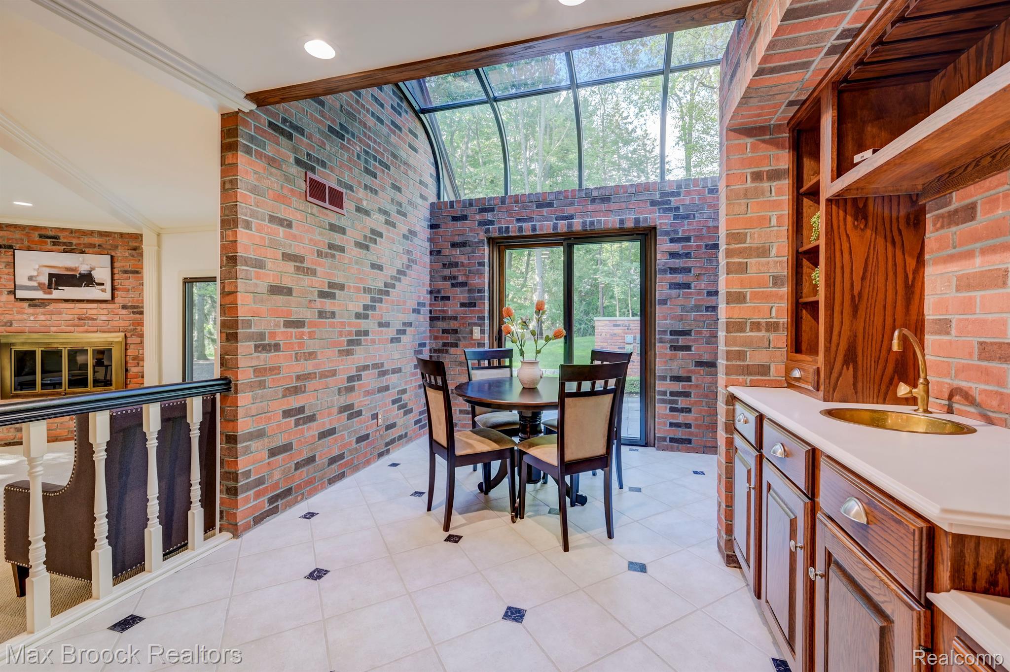 139 MANORWOOD Drive
