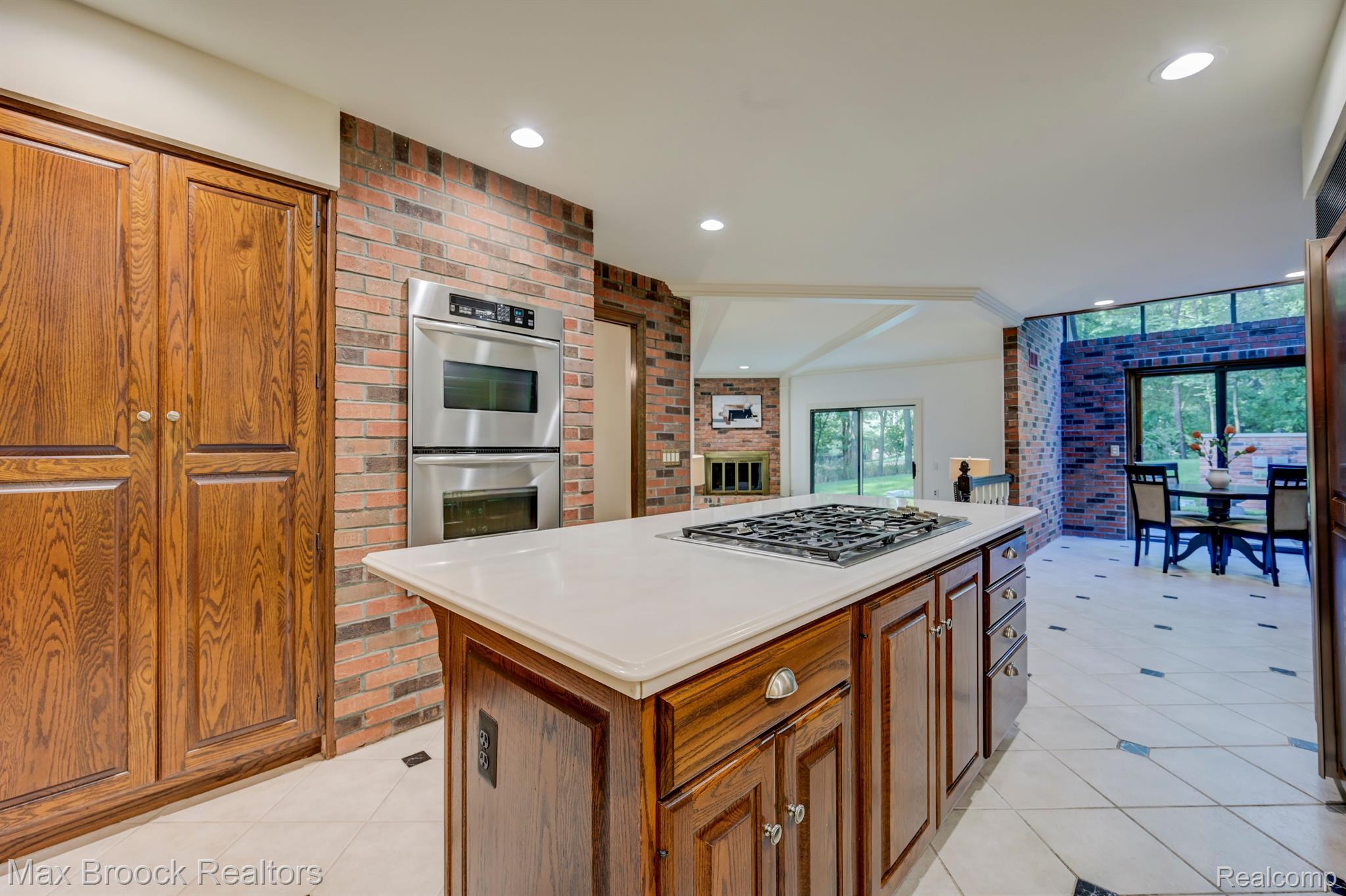 139 MANORWOOD Drive