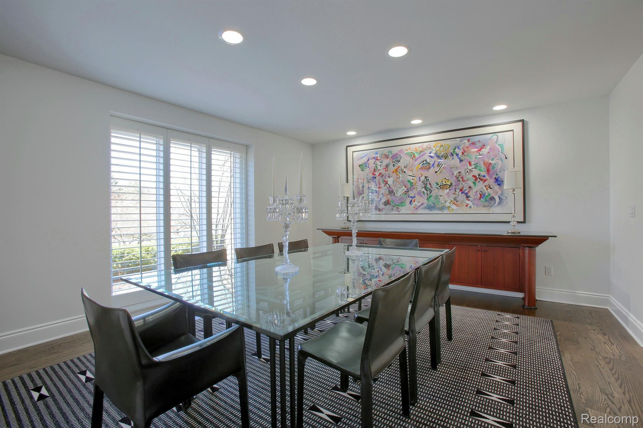 4907 CHAMPLAIN Circle