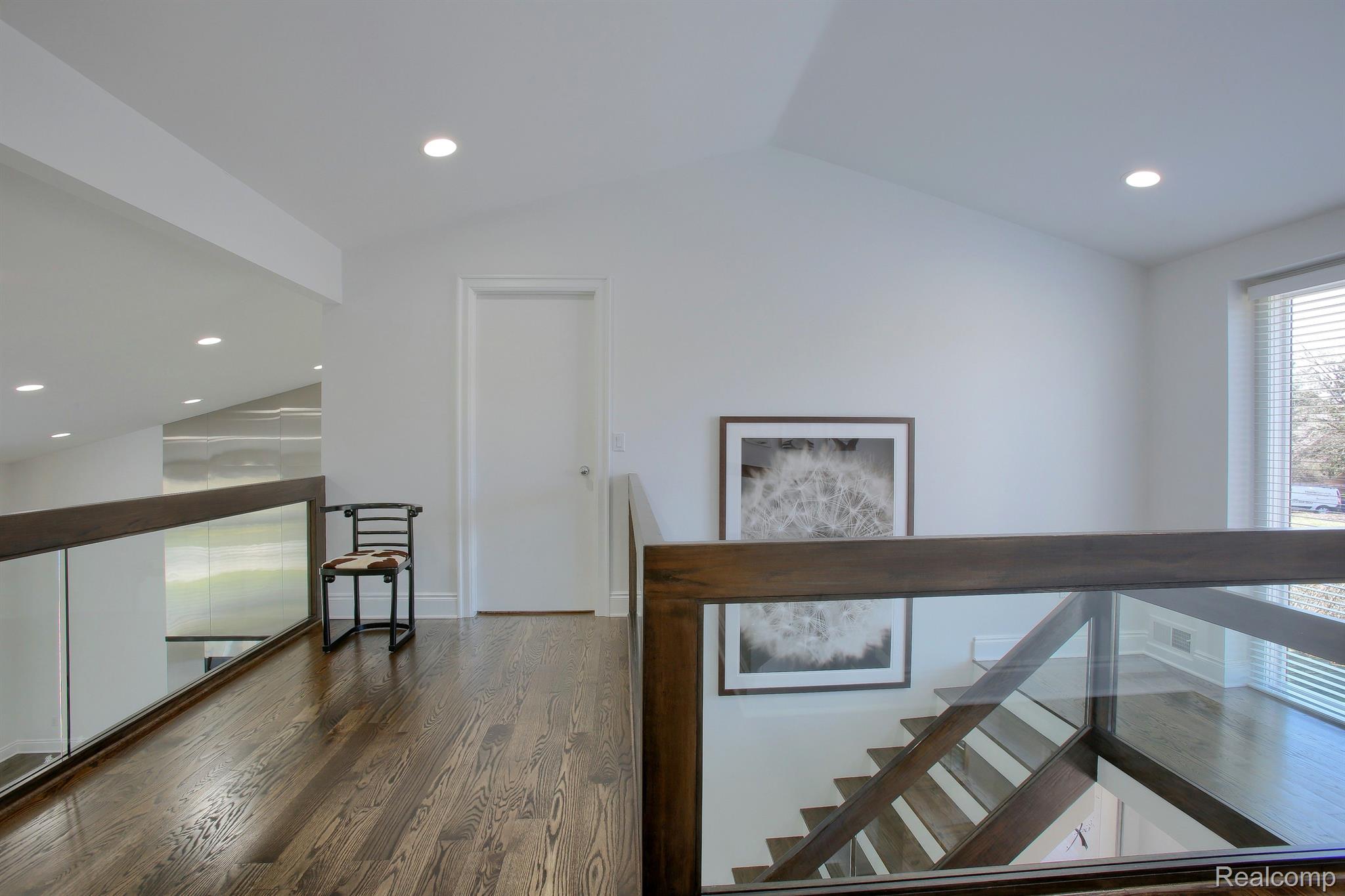 4907 CHAMPLAIN Circle