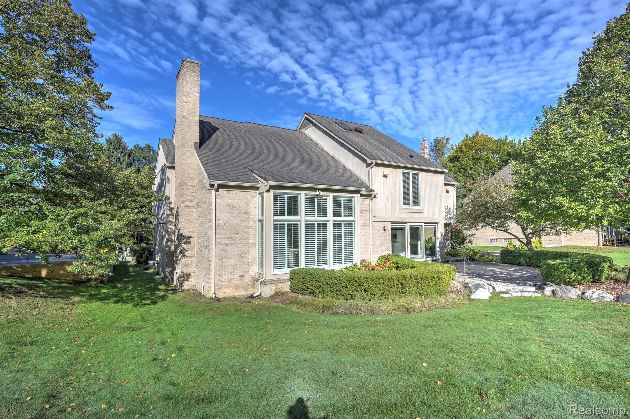 4907 CHAMPLAIN Circle