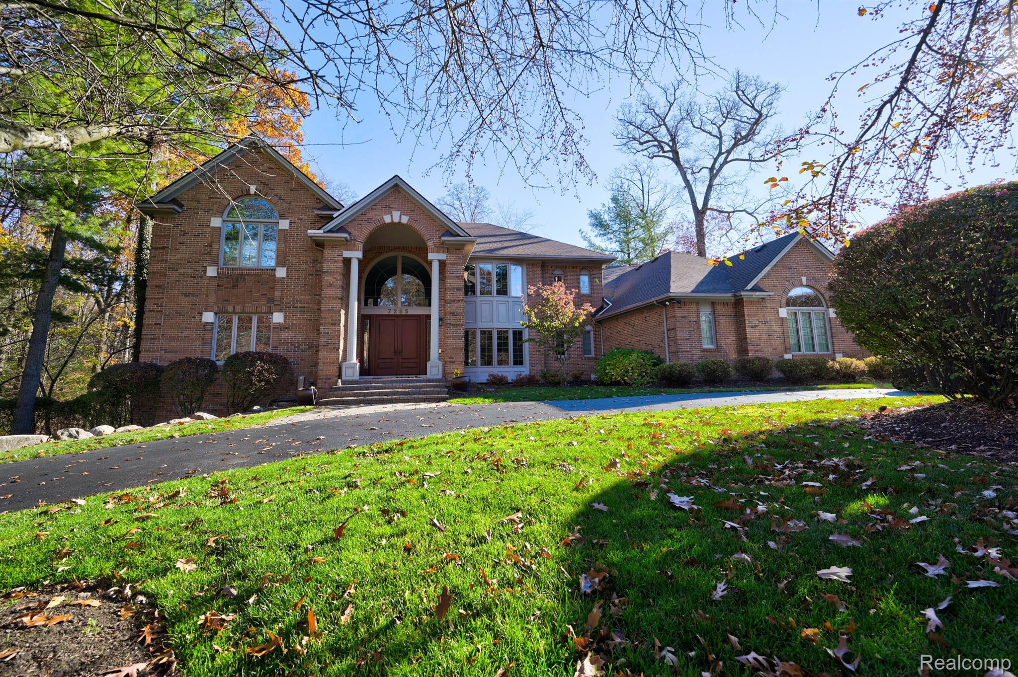 7285 HIDDENBROOK Lane