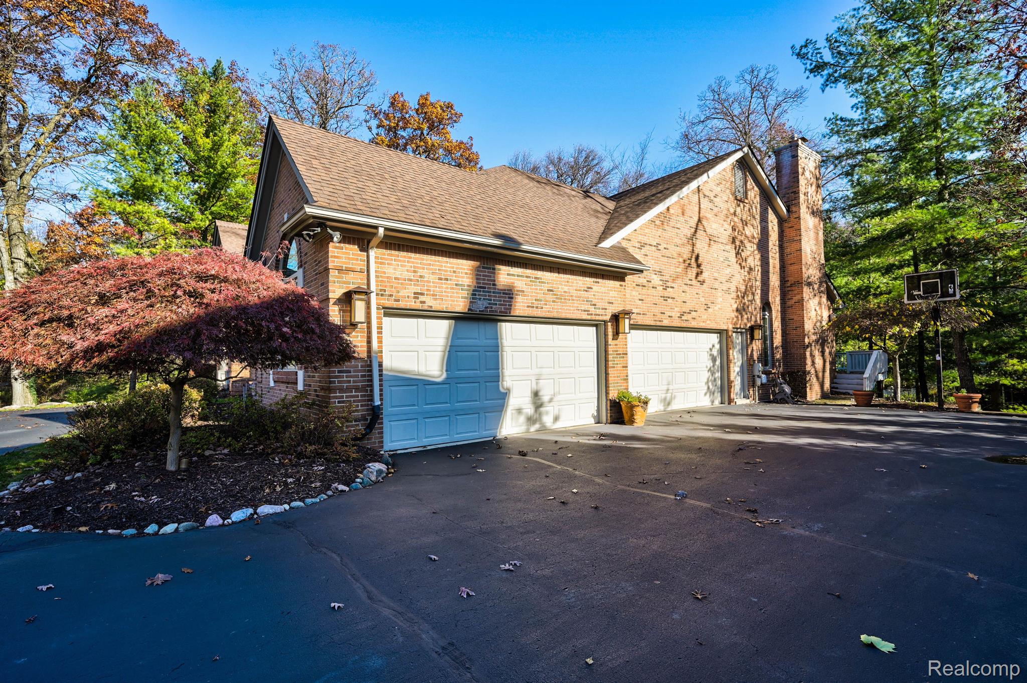 7285 HIDDENBROOK Lane