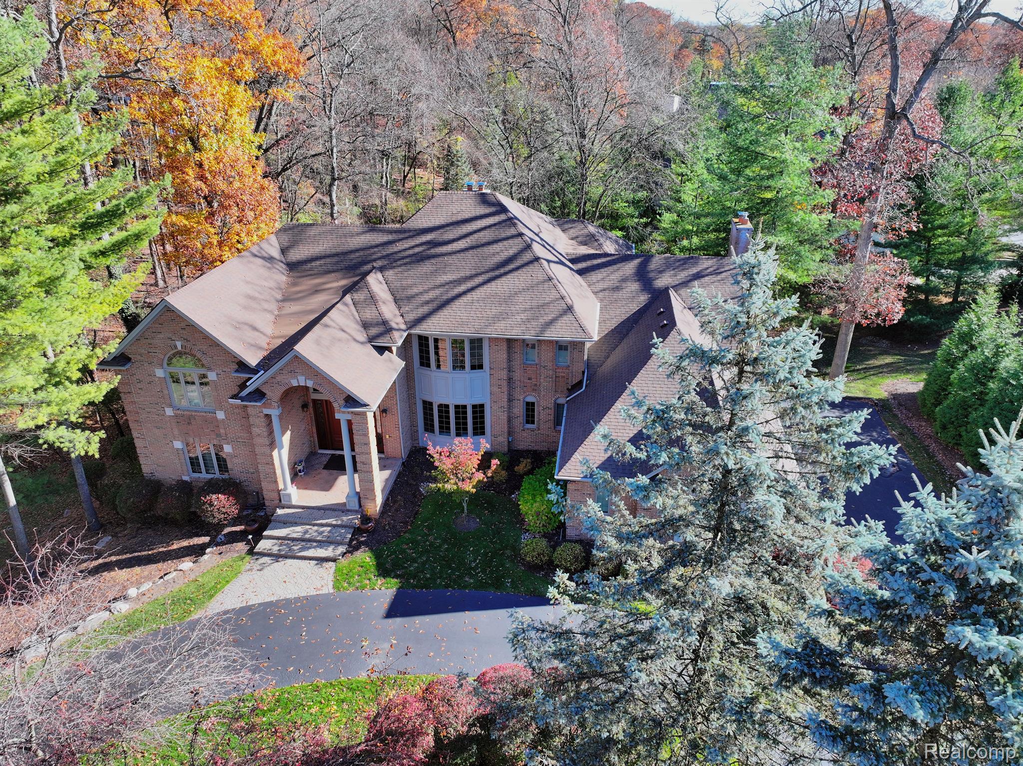 7285 HIDDENBROOK Lane