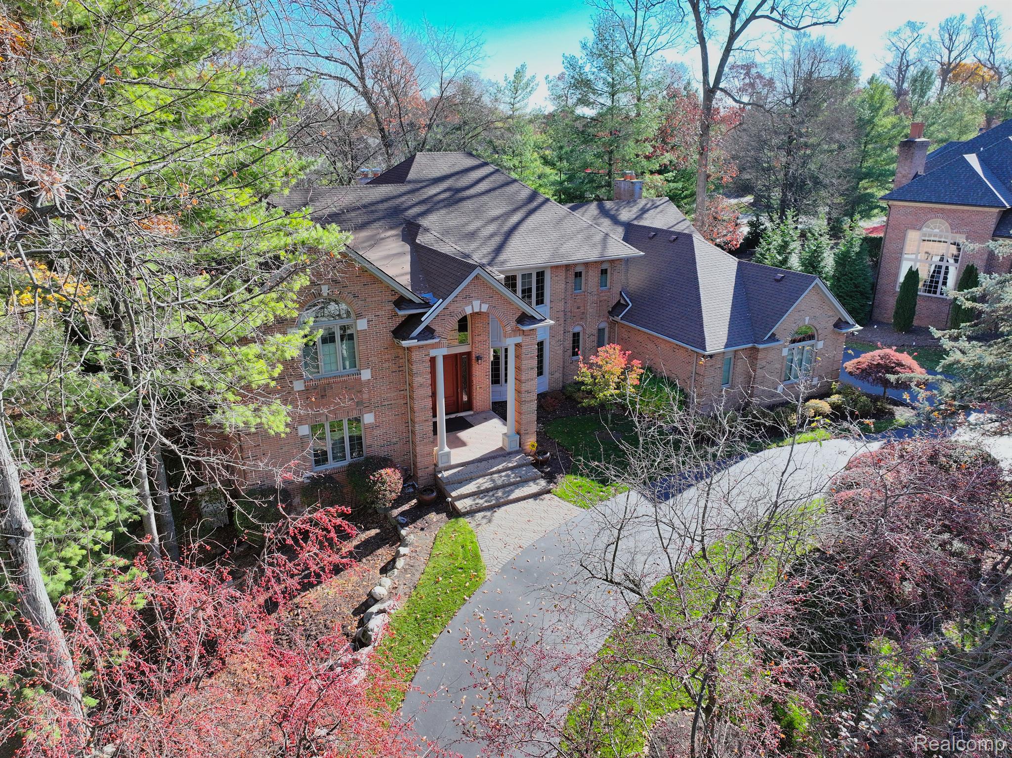 7285 HIDDENBROOK Lane