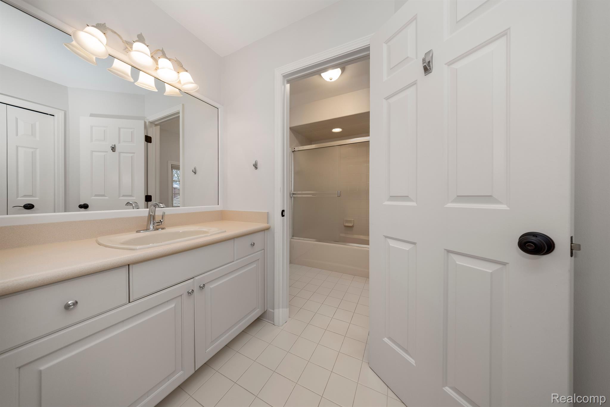 7285 HIDDENBROOK Lane